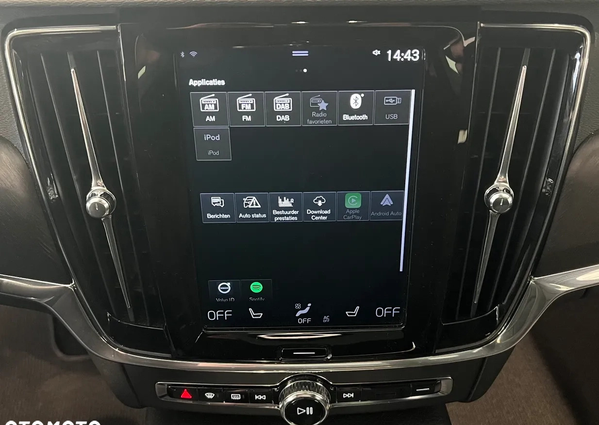 Volvo V90 Cross Country cena 135900 przebieg: 161900, rok produkcji 2017 z Zawidów małe 277